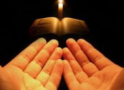 12 GOLONGAN MANUSIA YANG DI DOAKAN MALAIKAT