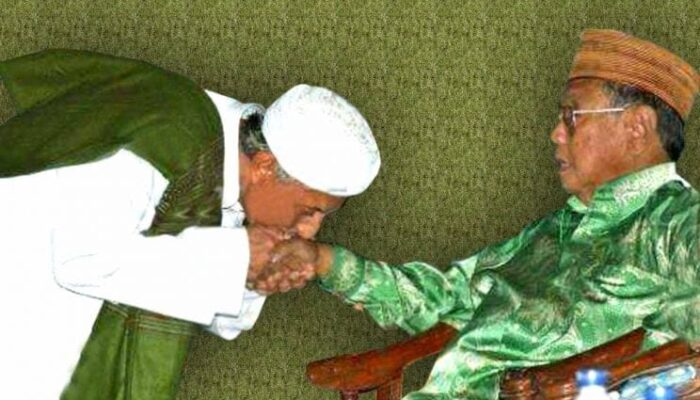 Sowan dan Mencium Tangan Kiai