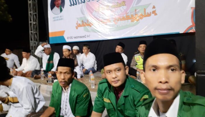 Acara rutinan jamiyah sholawat Seribu Rebana