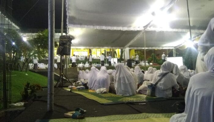Rutinan Akhir Tahun Dzikir Al Khidmah diadakan di Pacet Mojokerto