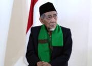 LEBIH DEKAT MENGENAL KH. MAIMOEN ZUBAIR (MBAH MOEN)