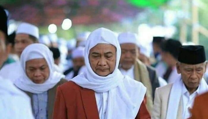 SOSOK ABAH KH.UCI TURTUSI CILONGOK
