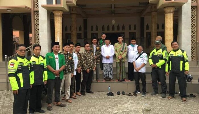 Sempat Viral, LAZISNU Brebes Nyambangi Kang Darmin yang Lagi Sakit Parah