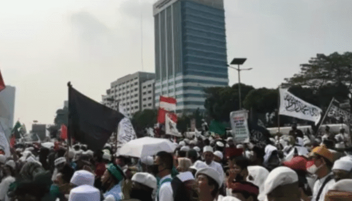 MenjadiOrator Aksi Bela Pancasila Tak Hafal Sila ke 4, Eko: Dsrnya Khilafah Ya Khilafah Saja