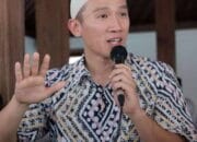 MUDAH BAGI ALLAH MEMBUKA TOPENG ORANG YANG TAK PUNYA ADAB DI NEGERI INI.