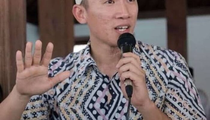 MUDAH BAGI ALLAH MEMBUKA TOPENG ORANG YANG TAK PUNYA ADAB DI NEGERI INI.