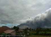ERUPSI GUNUNG SINABUNG SUMATERA UTARA