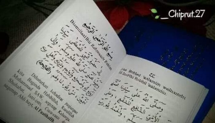 KEUTAMAAN DAN KEBESARAN ASH SHOLAWAT AL HUSAINIYYAH