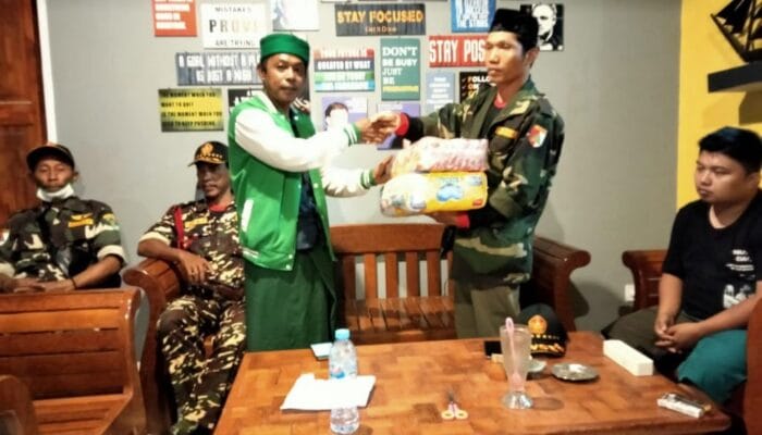 Kisah sahabat Banser yang selalu membuatku kangen berada di tengah2 mereka. Inspiratif dan tak kenal lelah untuk kemanusiaan