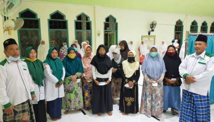 NU CARE LAZISNU MWCNU JETIS membantu yatim piatu dan dhuafa di desa sawo