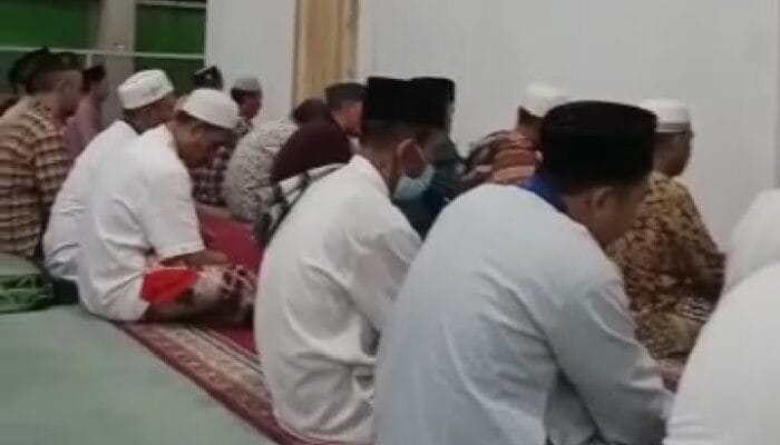 Sholat Gerhana bulan di masjid baitul muttaqin kenanten puri mojokerto