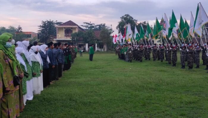 Ratusan kader NU Jetis sambut kedatangan panji bendera NU di acara kirab hari santri