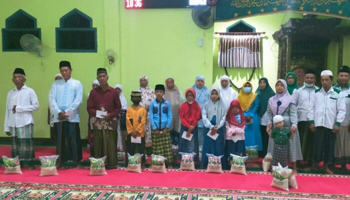 YATIM PIATU DAN DHUAFA DESA SAWO DI BANTU LAZISNU MWC NU JETIS MOJOKERTO