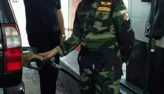 Pegawai SPBU kenakan BANSER di hari Pahlawan 10 November 2020 1 Pegawai SPBU kenakan BANSER di hari Pahlawan 10 November 2020