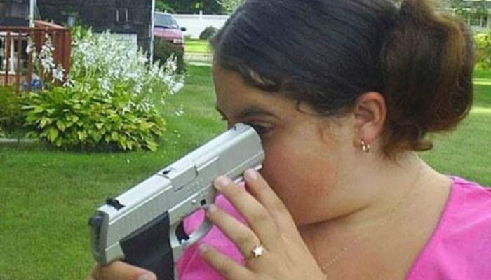 Kursi Punya Agama! Kabar Paling Absurd dalam Sejarah Bangsa Indonesia