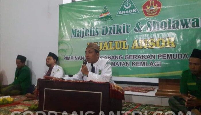 Gus Barok mengajak kader Ansor kecamatan Kemlagi Istiqomah Nderek Kiai
