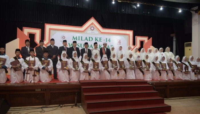 ADAKAN WISUDA AKBAR, PONPES DAARUL QURAN SURAKARTA ( DQS ) SUKSES CETAK PULUHAN PENGHAFAL AL-QUR’AN