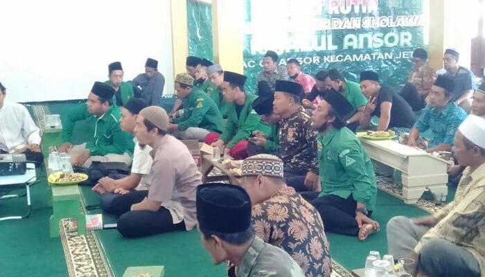 PAC GP ANSOR JETIS  BERSAMA DPD JULEHA MOJOKERTO ADAKAN PELATIHAN JURU SEMBELIH HALAL