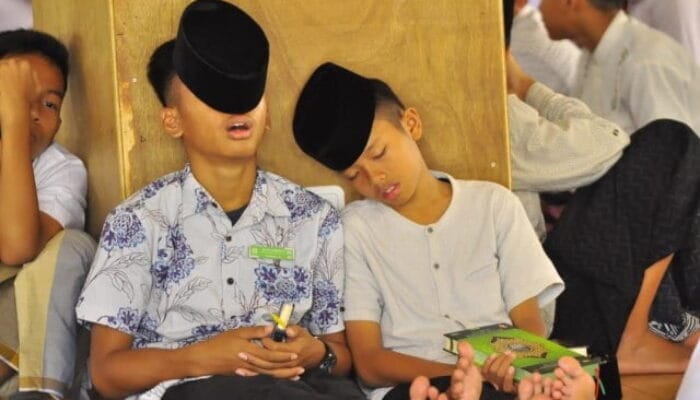Mengungkap Penyebab Mengantuk Saat Khutbah Salat Jumat