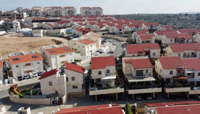 Pemukim Israel Membuldoser Pintu Masuk Kota Salfit di Tepi Barat