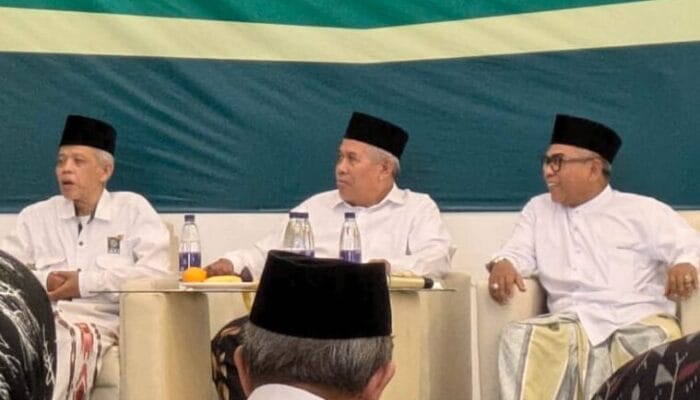 Momen Unik di Halaqoh Kebangsaan: KH Marzuqi Mustamar Heran “Opo Onok Calon Bupati Sing Dudu Asli Mojokerto?