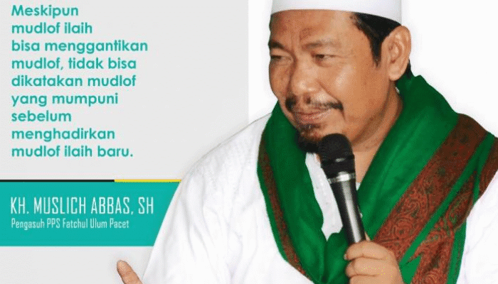 KH Muslich Abbas Beri Dukungan untuk Pasangan IDOLA Langsung dari Mekah Saat Umroh