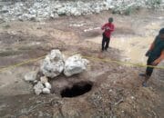 Tanda Tanya Lubang Misterius yang Sedot Air Sungai Kalisat hingga Mengering