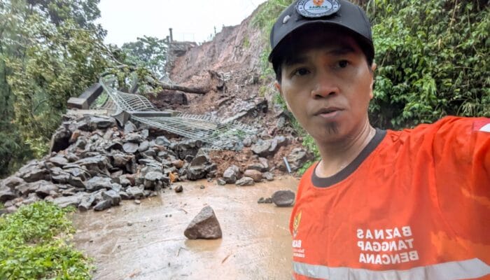 Hujan Deras di Pacet, Pohon Tumbang dan Longsor Ancam Wilayah Gondang