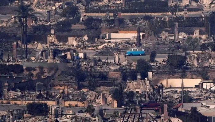 Kebakaran Hebat di Los Angeles Hanguskan 10.000 Bangunan, Korban Tewas Bertambah