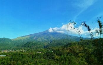green mountain under blue sky